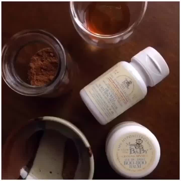 Our lips are extremely sensitive. Try this healthy, exfoliating lip mask by @jessarnaudin … a classic fave for smooth, soft lips!

🧰 WHAT YOU NEED
• Honey (if you’re not allergic) or coconut jam. Excellent humectants, they bind water to the skin and lock in moisture. 
• Sugar exfoliates and increases cell turnover, revealing newer, radiant skin. 
• Oil’s Well (virgin #coconut oil with coconut-derived monolaurin) is specifically designed to heal micro-fissures — especially beneficial for chapped and cracked lips due to very dry weather, sun damage or contact dermatitis.

🧑‍🍳 Combine one part Oil’s Well with coconut jam. Add a dash of coconut sugar (gentler exfoliation) or brown sugar (more thorough exfoliation). Mix until all parts are well blended.

👄 Buff onto lips in gentle circular motions. Leave on for 10 minutes. Remove with a warm, damp cloth.

#FridayFinest #skinspiration #hypoallergenic #coconutoil #monolaurin #lips #NationalLipstickDay #SavingTheWorldsSkin