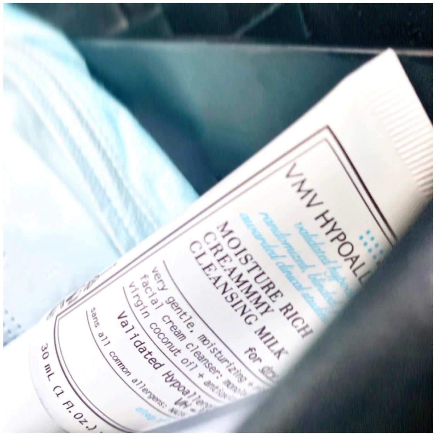 “In car…

Me: your skin looks amazing!

Him: It’s THIS thing! (holds up little tube of moisturizer) Eeeevery time you say my skin looks good it’s after I’ve put this on. It’s my superpower. I keep it in the car.

Me: (takes photo and wiggles bum in happy happy joy joy) 😁

#moisturizerismysuperpower 

One more side cuento: at event, as we’re being introduced, one of the mega talented contributors waves me over and goes “omg I’m such a fan! I only use VMV! It saved my skin!”

Those were her words.

And this is why we do what we “dew.” 🤗🙏🏽💕 gratitude and a half!”

•

Repost @lauraatvmv 
#FridayFinest #skinspiration #SavingTheWorldsSkin